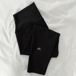 ALO YOGA High-Waist Airlift Capri Legging